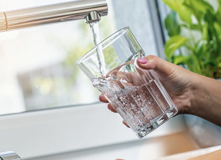 Une eau pure directement au robinet grâce à PROV-EAUX. Une eau pure directement au robinet grâce à PROV-EAUX.
